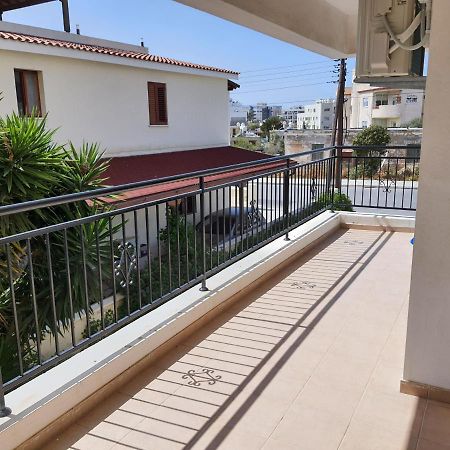 Lovely Apartment At The City Center Of 파포스 외부 사진