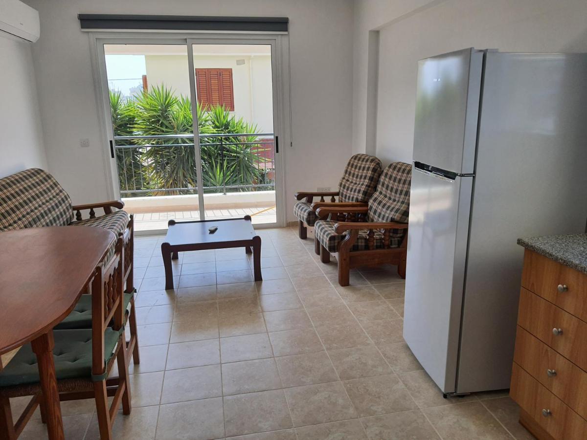 Lovely Apartment At The City Center Of 파포스 외부 사진